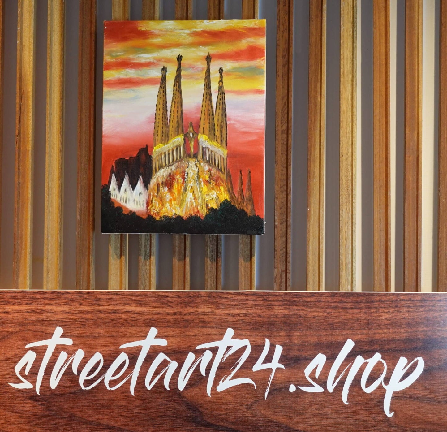 La Sagrada Familia en un atardecer Barcelona 30 x 40 cm